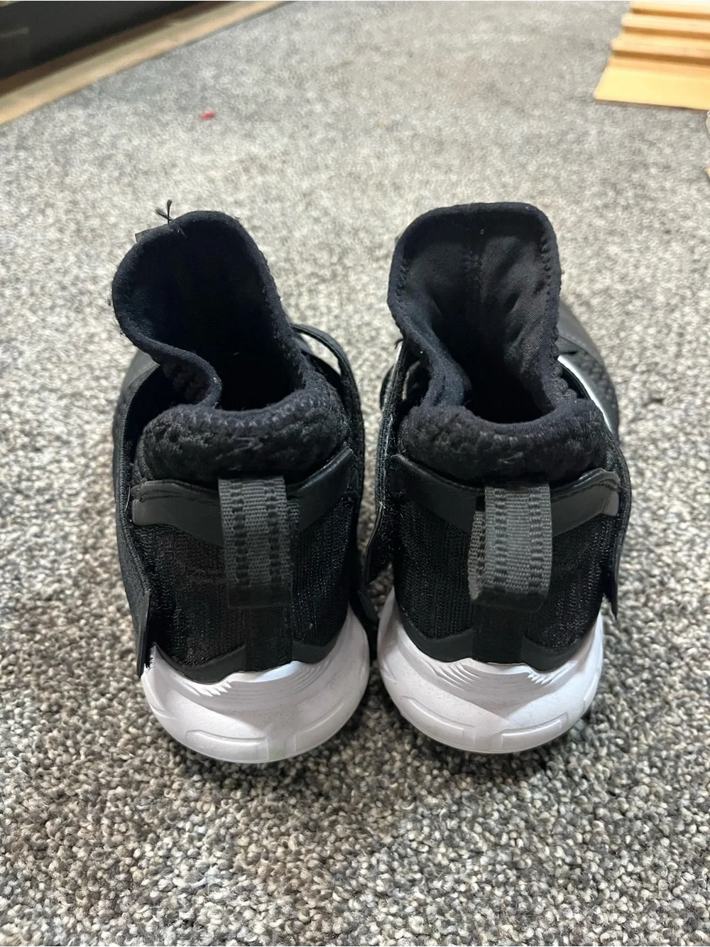 Nike Kids/Womens Black and White Velcro Slip-On Basketball Shoes